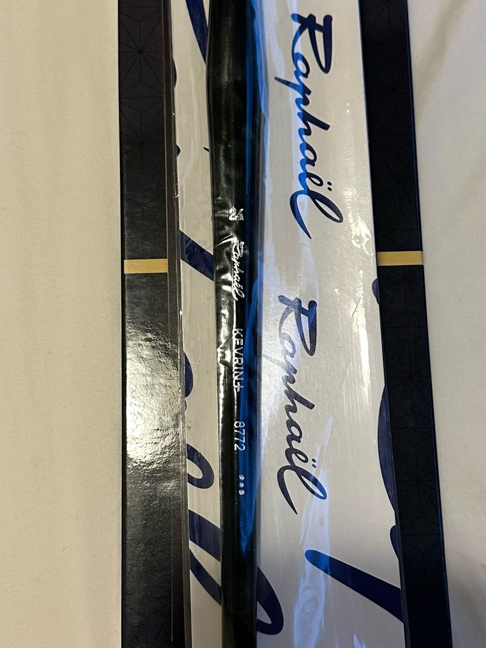 Raphael Kevrin+ Artist Brush with Filbert Handle, Size 24